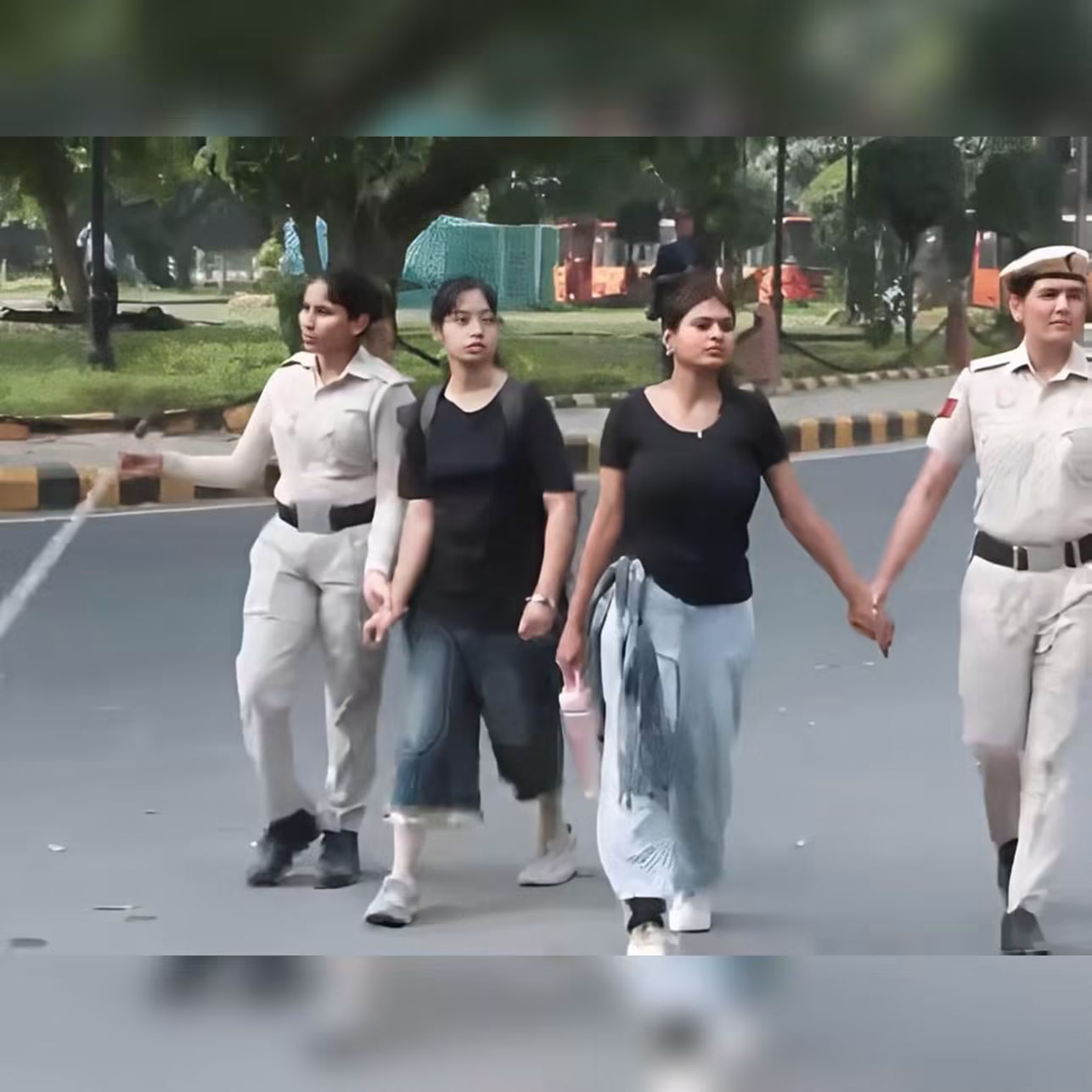 CJP Protection सीजेपी कार्यकर्ता को लिया गया हिरासत