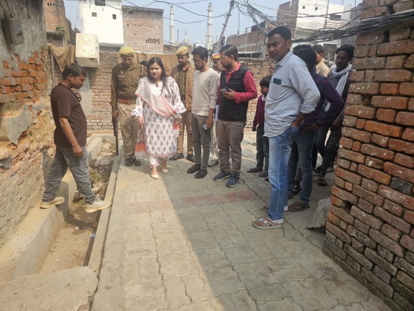 वार्डों में गंदगी देखकर एसडीएम ने लगाई फटकार,तत्काल सफाई के दिएनिर्देश 