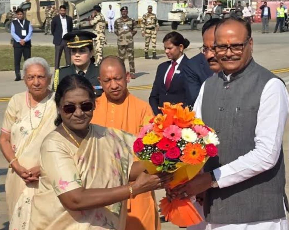 महामहिम द्रौपदी मुर्मू पहुंची अयोध्या किया रामयंत्रम् का  उद्घाटन 