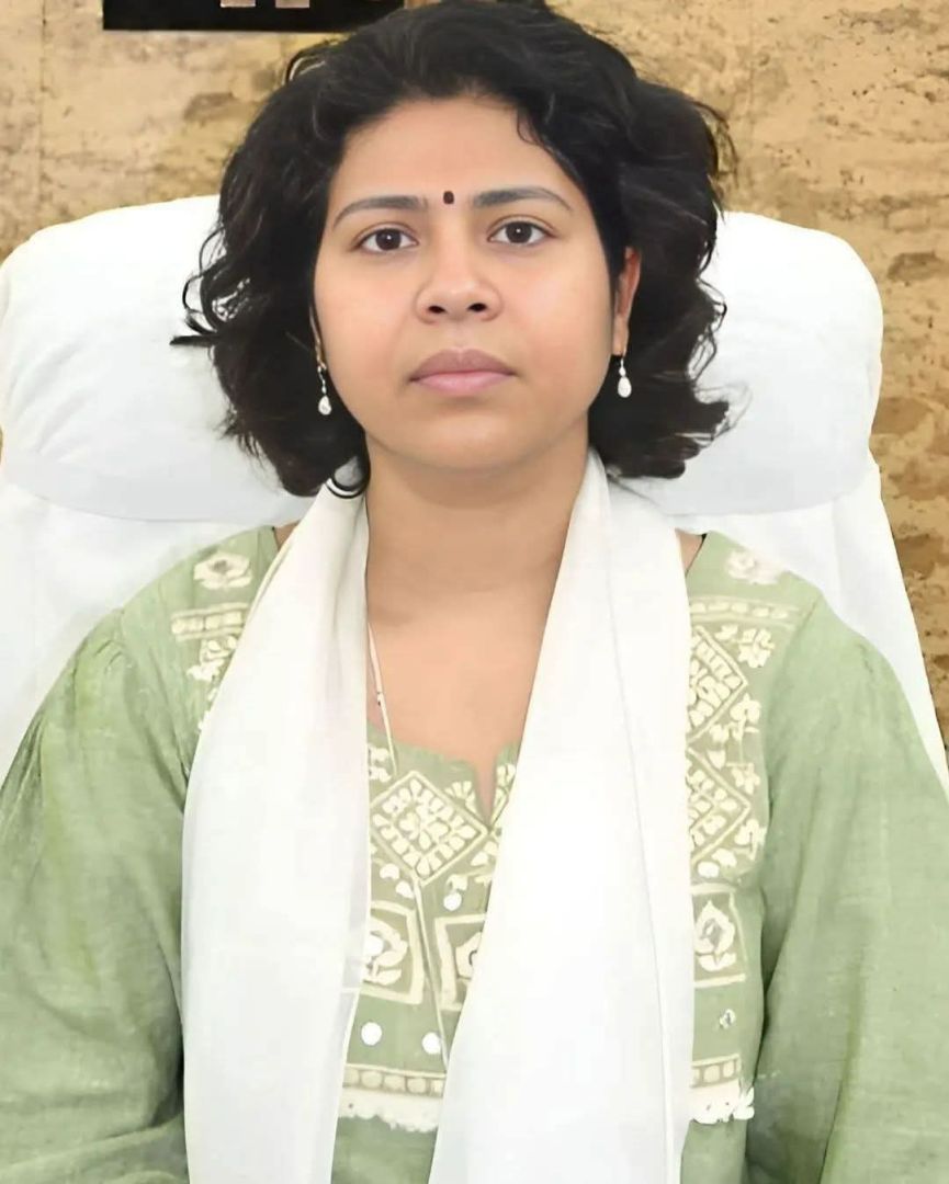 यूपी में बड़ा प्रशासनिक फेरबदल: 40 आईएएस अधिकारियों के तबादले, देवीपाटन मंडल की कमान दुर्गा शक्ति नागपाल को