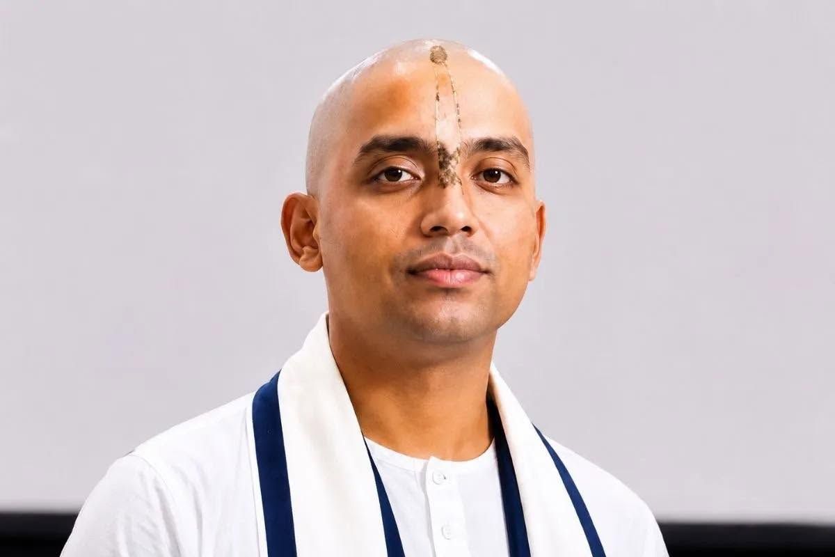मथुरा से गिरफ्तार हुए IIT बाबा की खुली पोल; 24 लड़कियों से बनाया रिश्ता, फोटो-वीडियो सहित पुलिस के हाथ लगे अहम सबूत