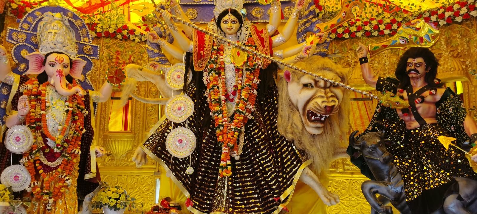 आज से शुरू हुआ शारदीय नवरात्र, दुर्गा पूजा पंडालों में गूंजेंगे जय माता दी के जयकारे