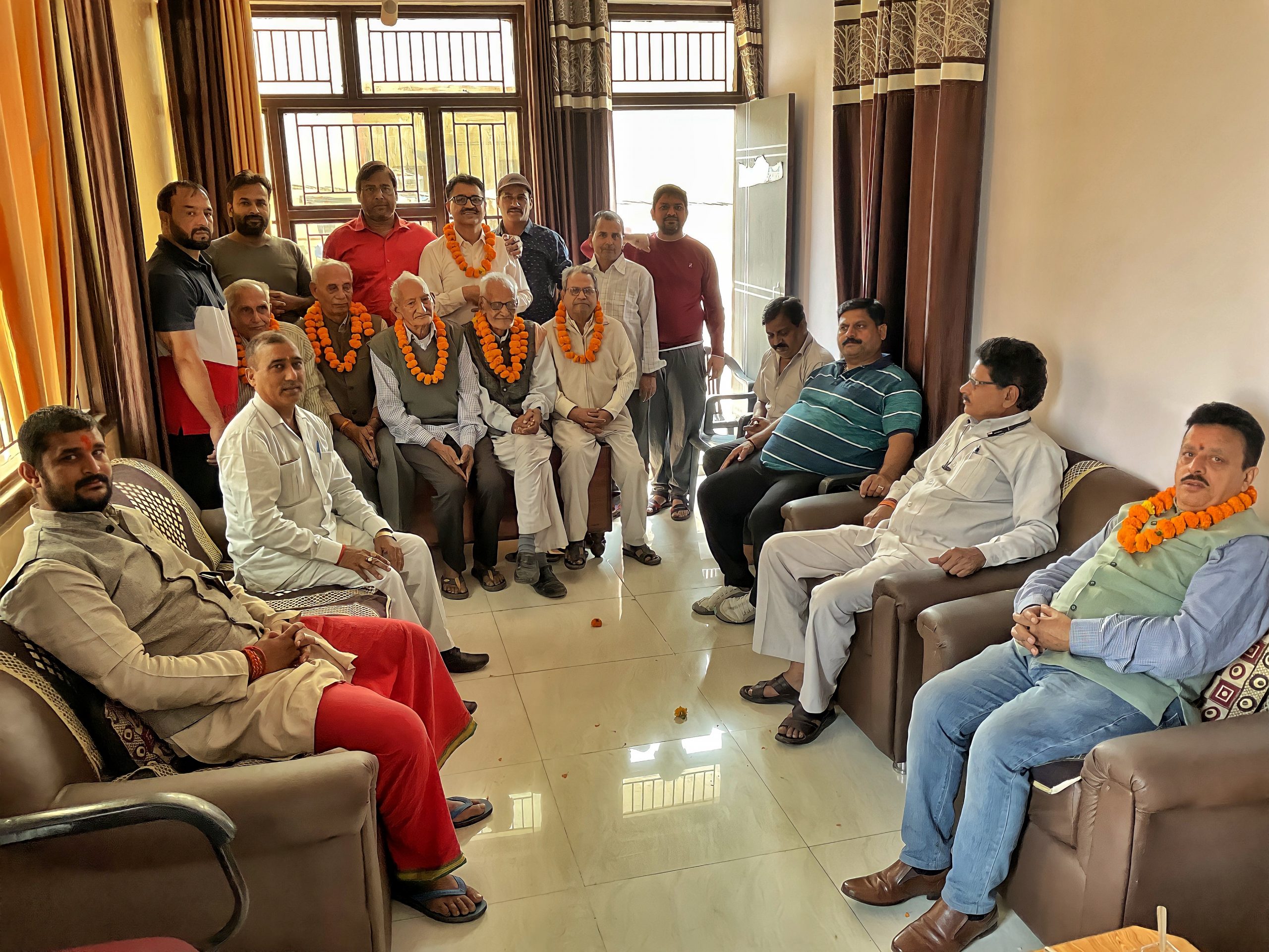 श्री परशुराम ब्राम्हण एकता मंच गाजियाबाद  द्वारा आर के पांडे एडवोकेट एवं संपादक शेखर न्यूज़ के लिए सम्मान समारोह कार्यक्रम आयोजित किया गया