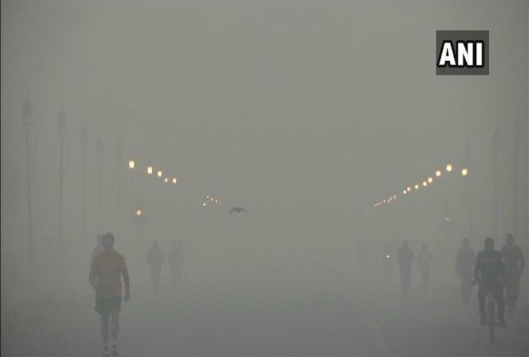 दिल्ली : आरके पुरम में जहरीली गैस फैलने का दावा, आंखों में जलन व दम घुटने की शिकायत से मची अफरातफरी, पांच लोग अस्पताल में भर्ती