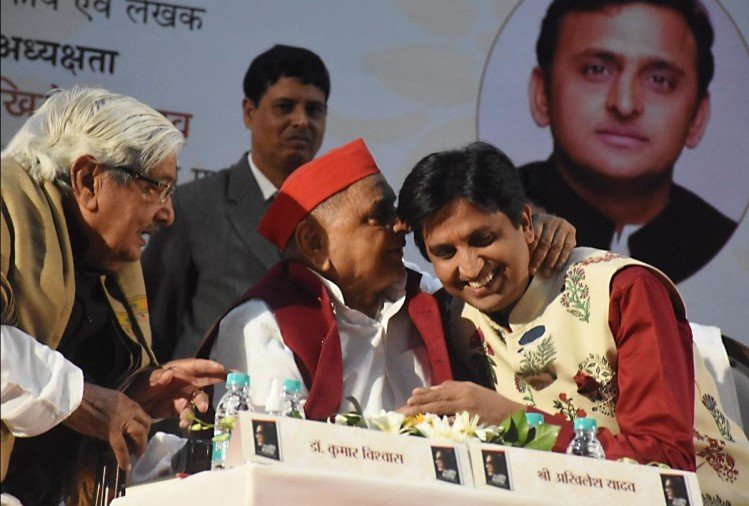 यूपी: मुलायम सिंह ने कवि कुमार विश्वास को दिया सपा में शामिल होने का ऑफर, जानें- कवि ने क्या दिया जवाब