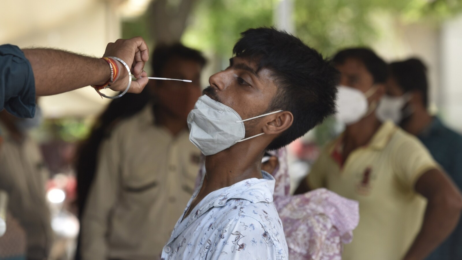 गाजियाबाद: दो परिवार के नौ सदस्यों समेत 16 कोरोना संक्रमित, छह महीने बाद एक दिन में आए सबसे अधिक मामले