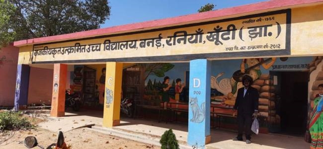 वर्ष 2006 के अनुदानित एक हजार जूनियर हाई स्कूल विद्यालयों के शिक्षकों को वेतन दिलाएंगे-देवेंद्र प्रताप सिंह
