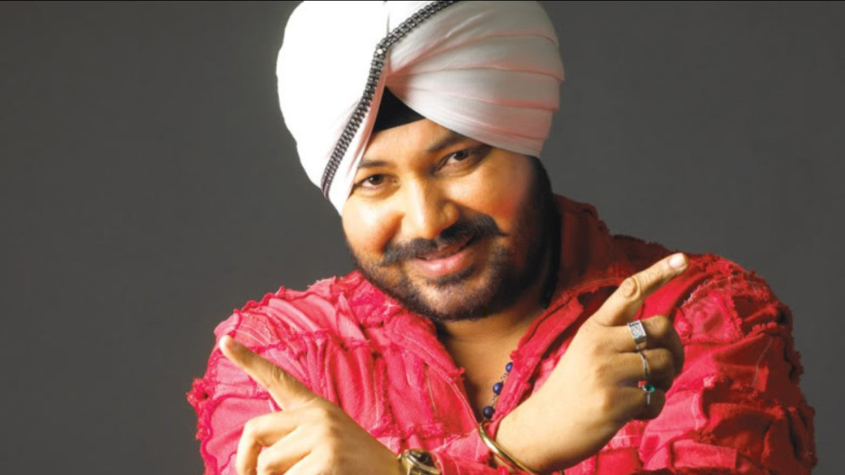 पंजाबी सिंगर दलेर मेहंदी गिरफ्तार।