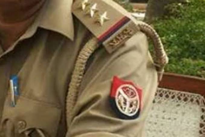 प्रतापगढ़ - कुंडा : आधीरात को दरोगा से भिड़ा युवक, पिता को ले गई पुलिस 