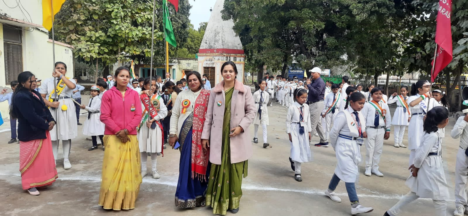 गोंडा : गणतंत्र दिवस एवं बसंत पंचमी के अवसर पर बी आर एस पब्लिक स्कूल में धूम पूर्वक आयोजित किया गया सांस्कृतिक कार्यक्रम