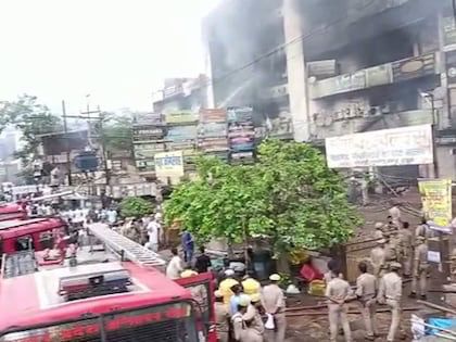 कानपुर की सबसे बड़ी होजरी मार्केट में भीषण आग, सैकड़ों दुकानें स्वाहा, करोड़ों का नुकसान