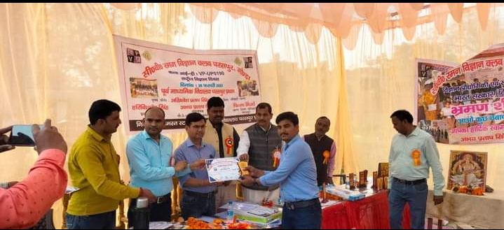 गोंडा : बी आर सी परसपुर मे विश्व विज्ञान दिवस के अवसर पर विज्ञान प्रदर्शनी का किया गया आयोजन