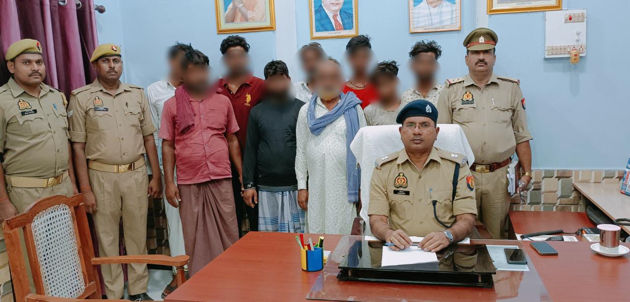 थाना अदलहाट क्षेत्रान्तर्गत ग्राम बैकुण्ठपुर में हुई मारपीट कर शान्तिभंग करने वाले 10 लोग  गिरफ्तार