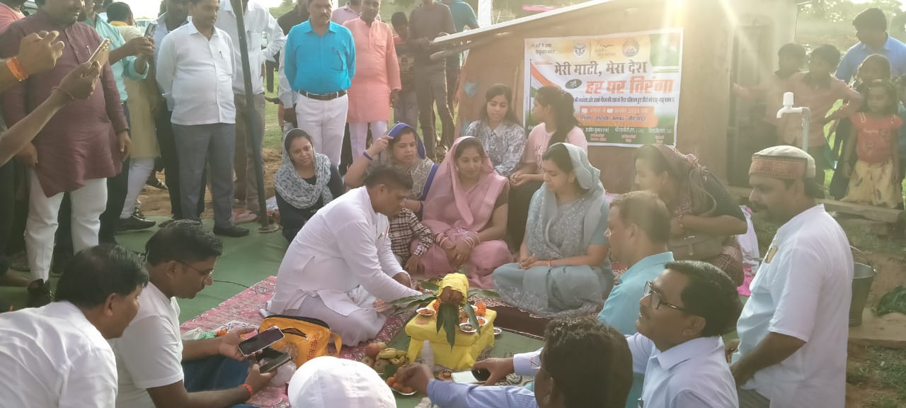 डीएम के अथक प्रयास के बाद लहुरियादह में घर के लोगों को नसीब होगा स्वच्छ पेयजल