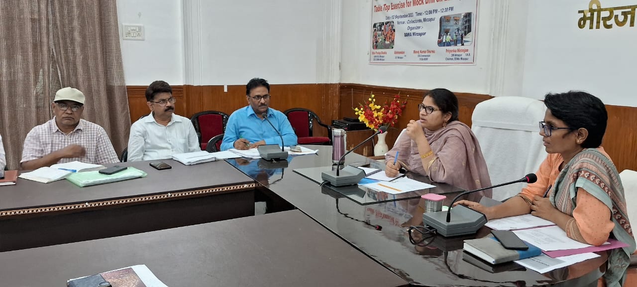 नियमित टीकाकरण कार्यक्रम के अन्तर्गत सघन मिशन इन्द्रधनुष में खराब प्रगति पर एम0ओ0आई0सी0 गुरूसण्डी का वेतन रोकने का निर्देश