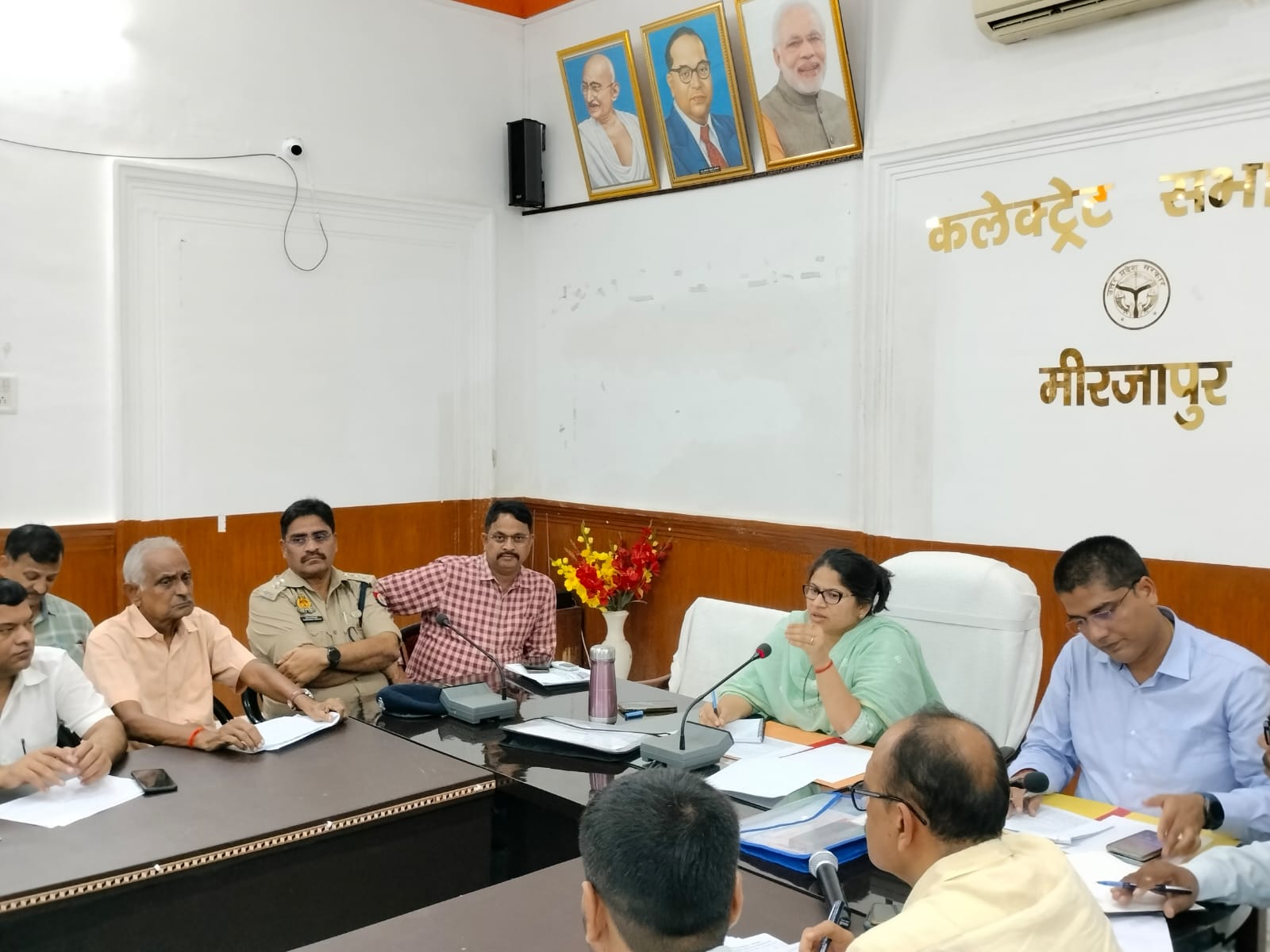 उप खनिजो का अवैध पविहन करने वाले की गयी औचक जांच