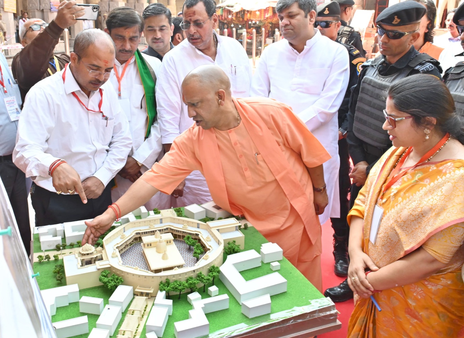 सीएम योगी ने किया भिंड कॉरिडोर का निरीक्षण..... 30.10.2023