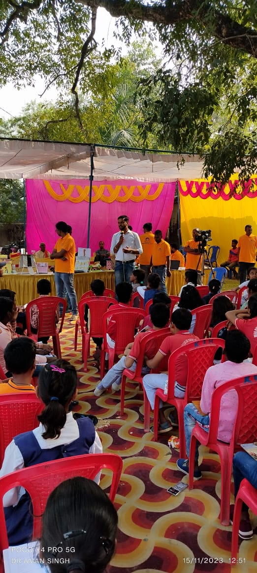 प्रज्ञा हॉस्पिटल पकवाईनार डुमरी कुशीनगर के द्वारा बच्चो का निःशुल्क स्वास्थ्य, निःशुल्क ब्लड जाँच शिविर