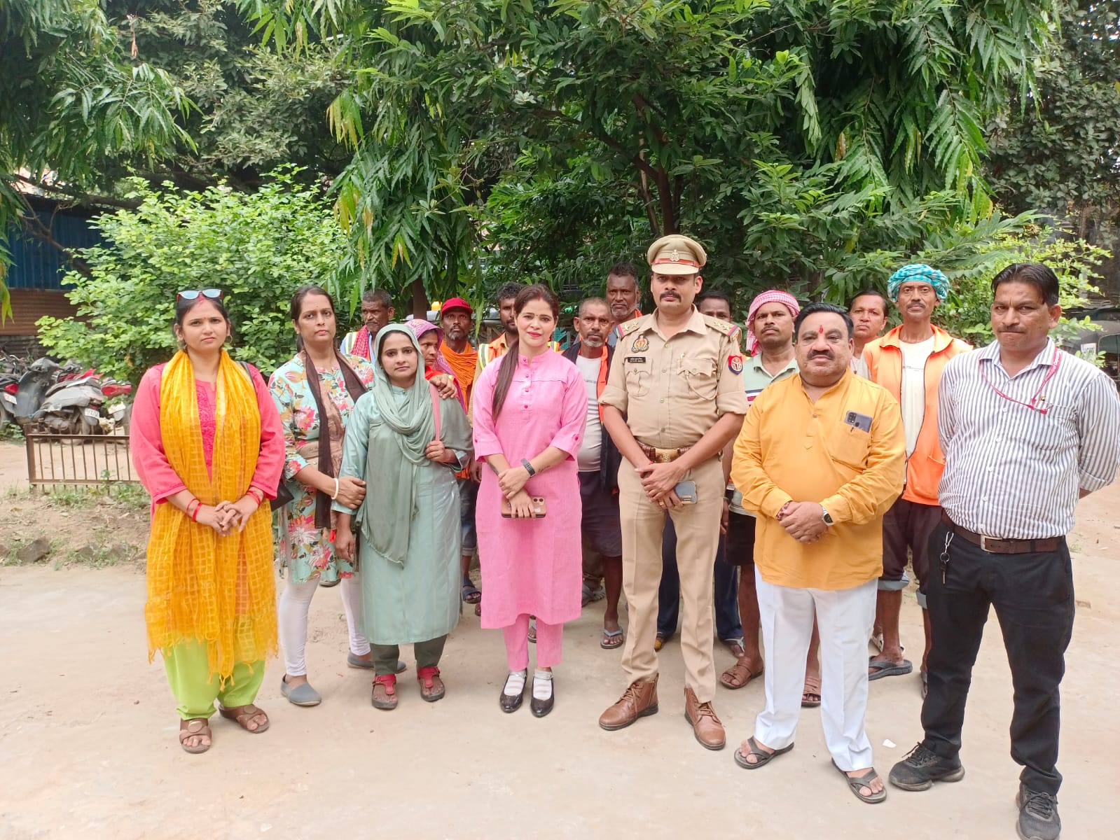 स्वच्छता अभियान  भेलूपुर स्थित रेवाड़ी चौकी परिसर में सम्पन्न