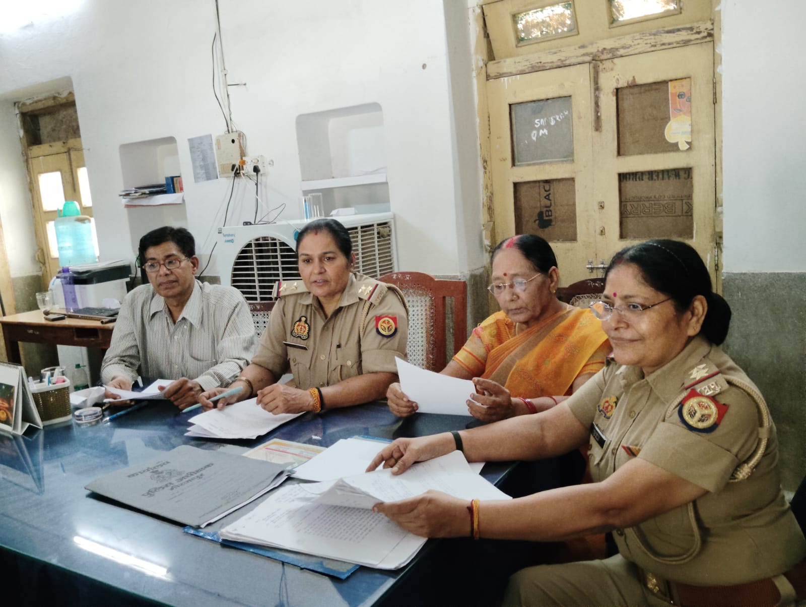 परिवार परामर्श केन्द्र मीरजापुर को मिली बड़ी सफलता, काउंसिलिंग के माध्यम से 05 बिछड़े दम्पत्तियों को मिलाया गया