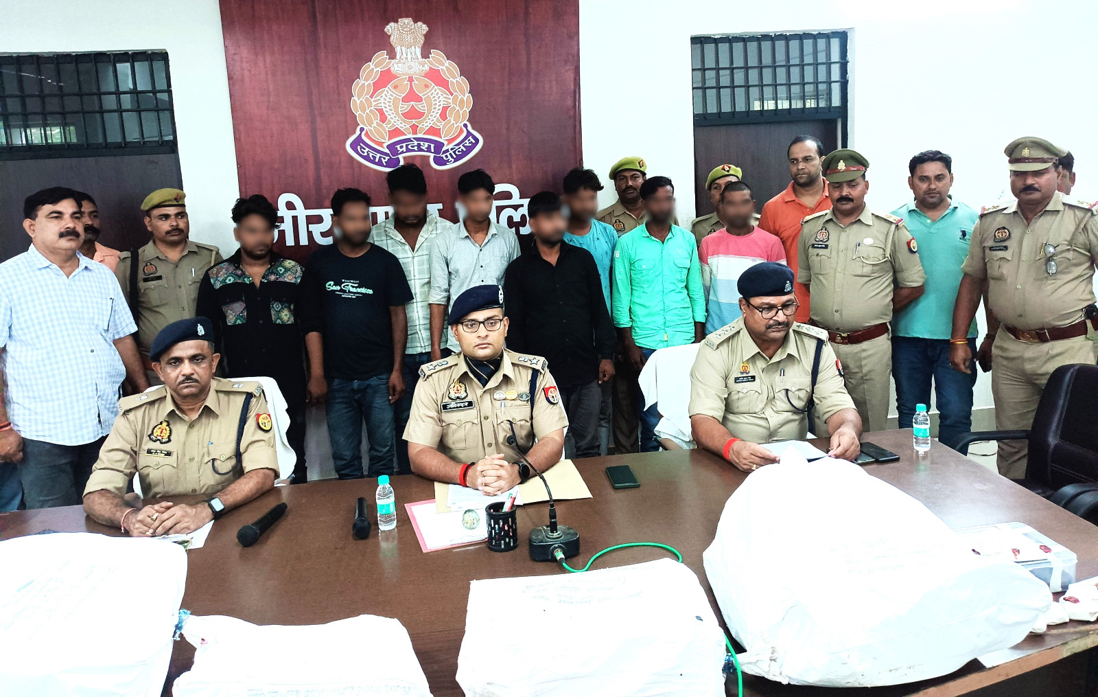 अन्तर्राज्यीय चोर गैंग का पर्दाफाश, 5G नेटवर्क से सम्बन्धित उपकरणों की चोरी करने वाले 08 शातिर चोर गिरफ्तार,