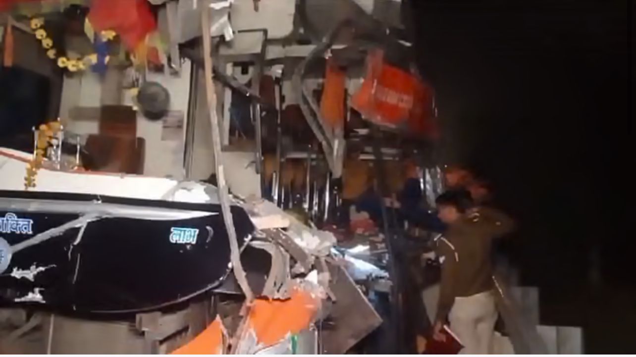 अलीगढ़ में यमुना एक्सप्रेसवे पर बड़ा सड़क हादसा