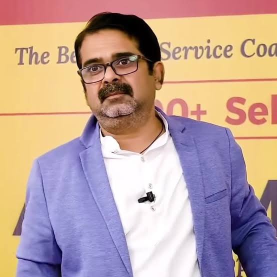 दिल्ली - मशहूर शिक्षाविद् अवध ओझा ने AAP ज्वाइन की