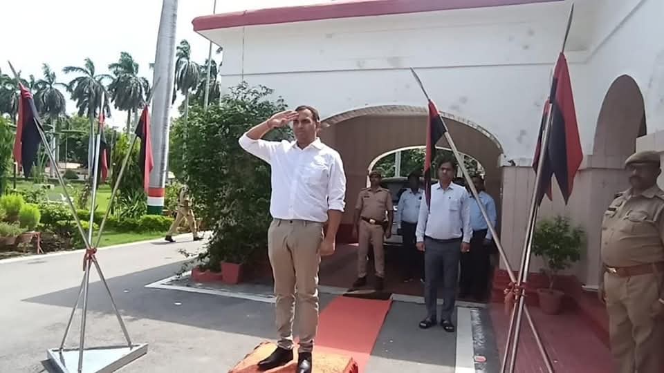 अयोध्या डीएम से नाराज हुए सीएम योगी,9 महीने में ही हटाया