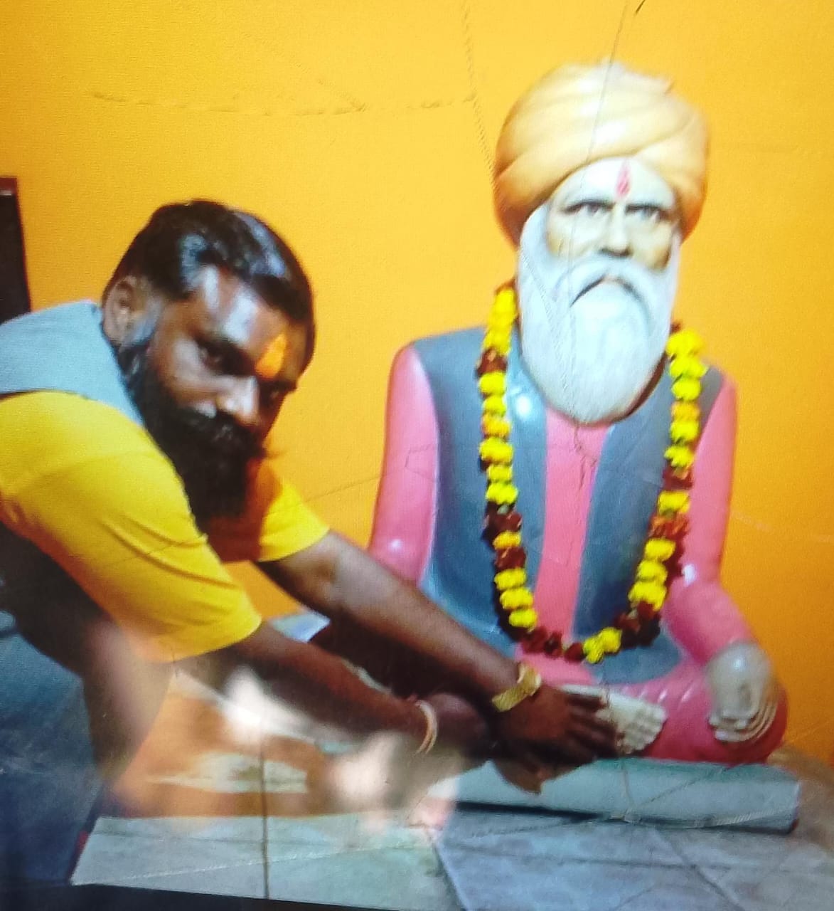 महाबली के मंदिर और आश्रम पर हो गया कब्जा,प्रशासन मौन