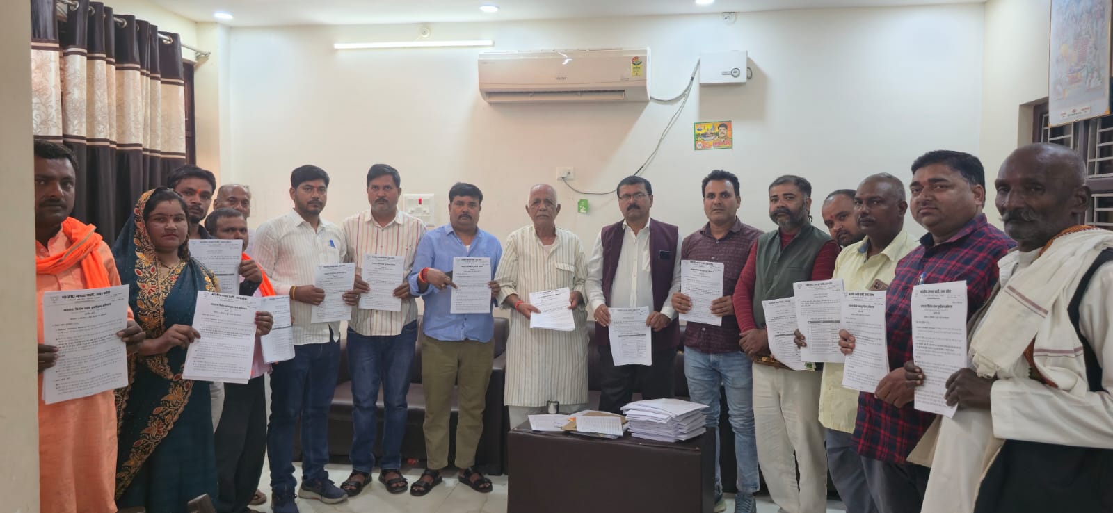 गोंडा : परसपुर में मतदाता पुनरीक्षण अभियान को लेकर बैठक संपन्न, 14 नवंबर को पदयात्रा का आमंत्रण