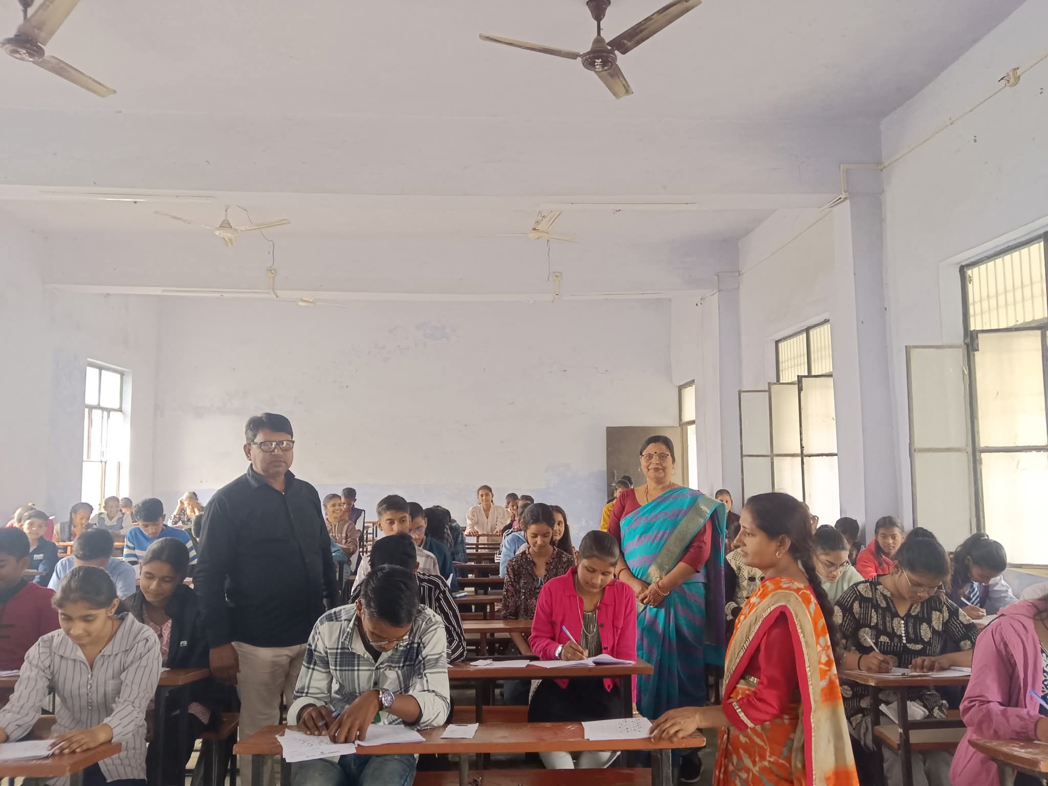 महाकवि तुलसीदास पीजी कॉलेज में डीटीएसई परीक्षा शांतिपूर्ण ढंग से संपन्न